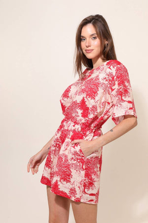 SHORTS WITH ELASTIC PRINT AT THE WAIST