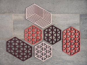 Zone Denmark - Trivet Triangles Burned Red