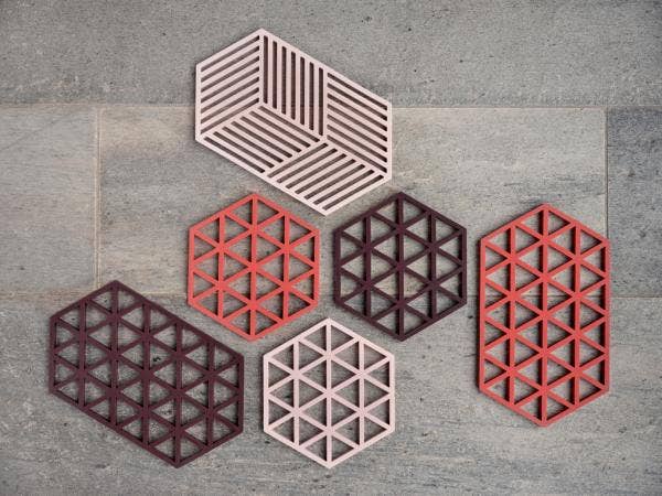 Zone Denmark - Trivet Triangles Burned Red