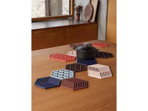 Zone Denmark - Trivet Triangles Burned Red