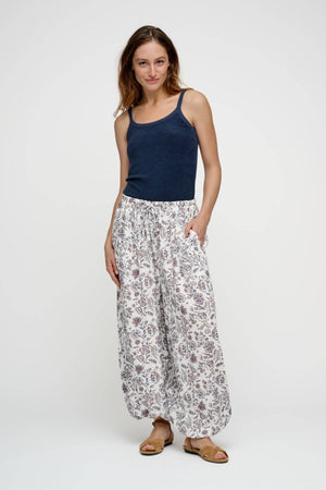 Breathe pants flower
