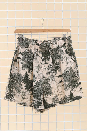 SHORTS WITH ELASTIC PRINT AT THE WAIST